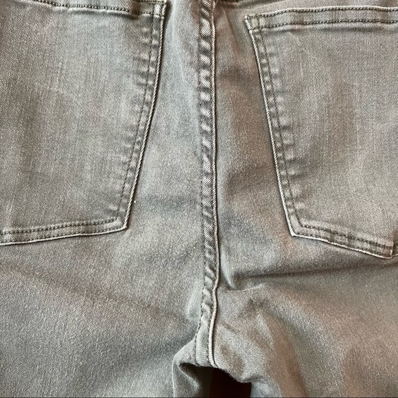 Madewell | 9" High Rise Skinny Jeans: Garment-Dyed Button-Front Edition Size 28 - Picture 14 of 16